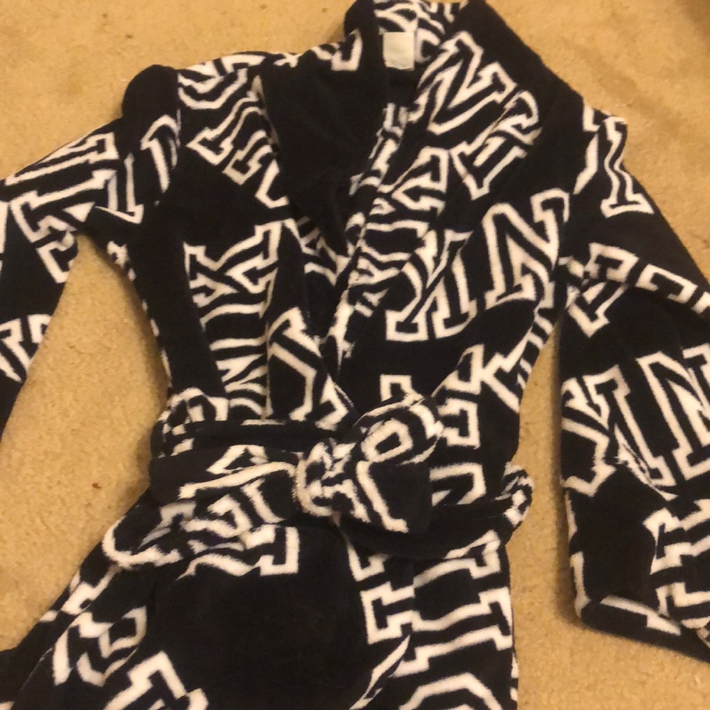 vs pink robe
